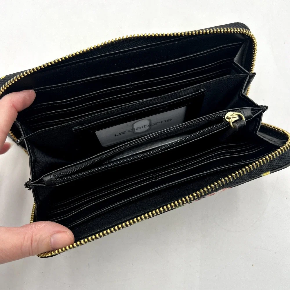 Liz Claiborne Black Floral Wallet‎